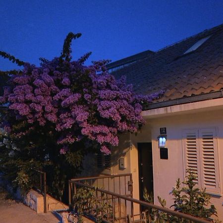 The One Apartment สปลิท ภายนอก รูปภาพ