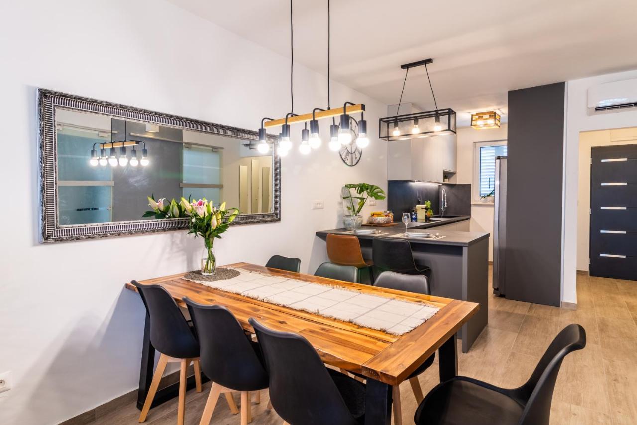 The One Apartment สปลิท ภายนอก รูปภาพ
